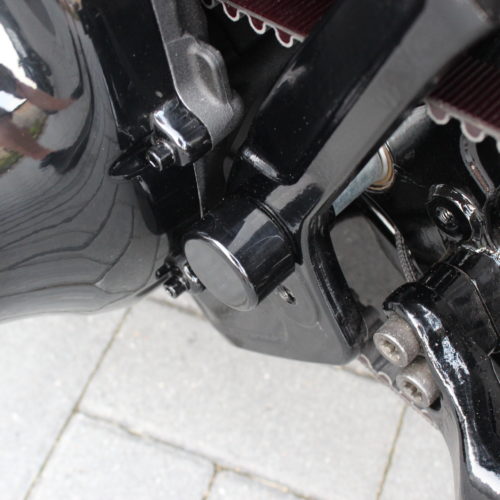 Schwingenachse Schraubencover links, Softail Breakout, Softail ab Bj. 2018