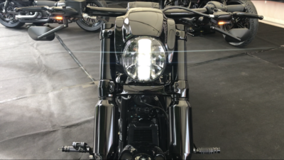 LED Sequentielle Blinkerhalter Griffarmatur Softail 2018 - 2024 – Bild 3