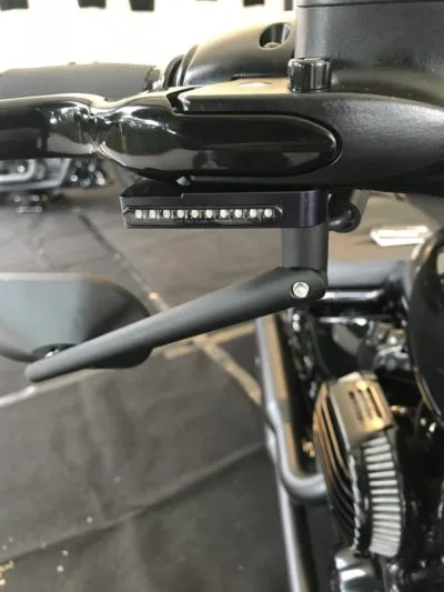 LED Sequentielle Blinkerhalter Griffarmatur Softail 2018 - 2024