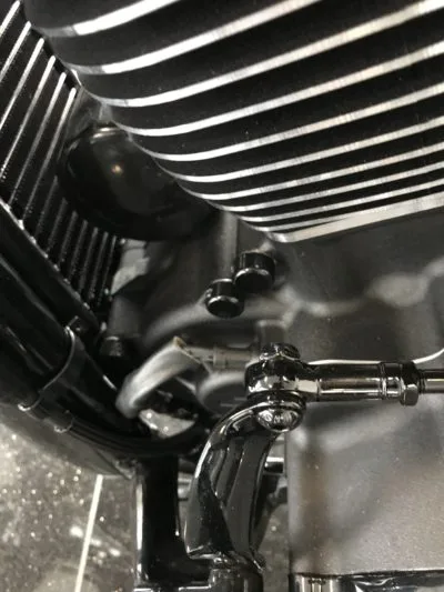 Schraubkappen/ Cover Aluminium komplettset alle Schrauben Softail ab 2018 – Bild 2