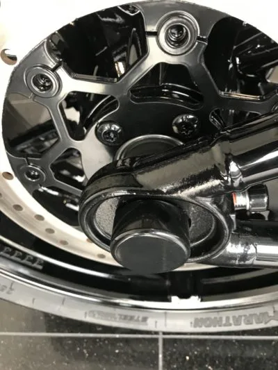 Schraubkappen/ Cover Aluminium komplettset alle Schrauben Softail ab 2018 – Bild 4