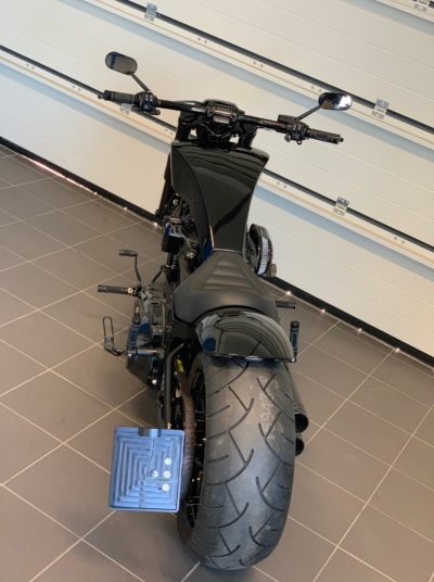 Streched Gas Tank Special Softail 2018 - 2022 - Image 6