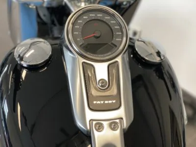 Tankdeckelcover Softail Fat Boy, Sport Glide ab Bj. 2018 – Bild 2