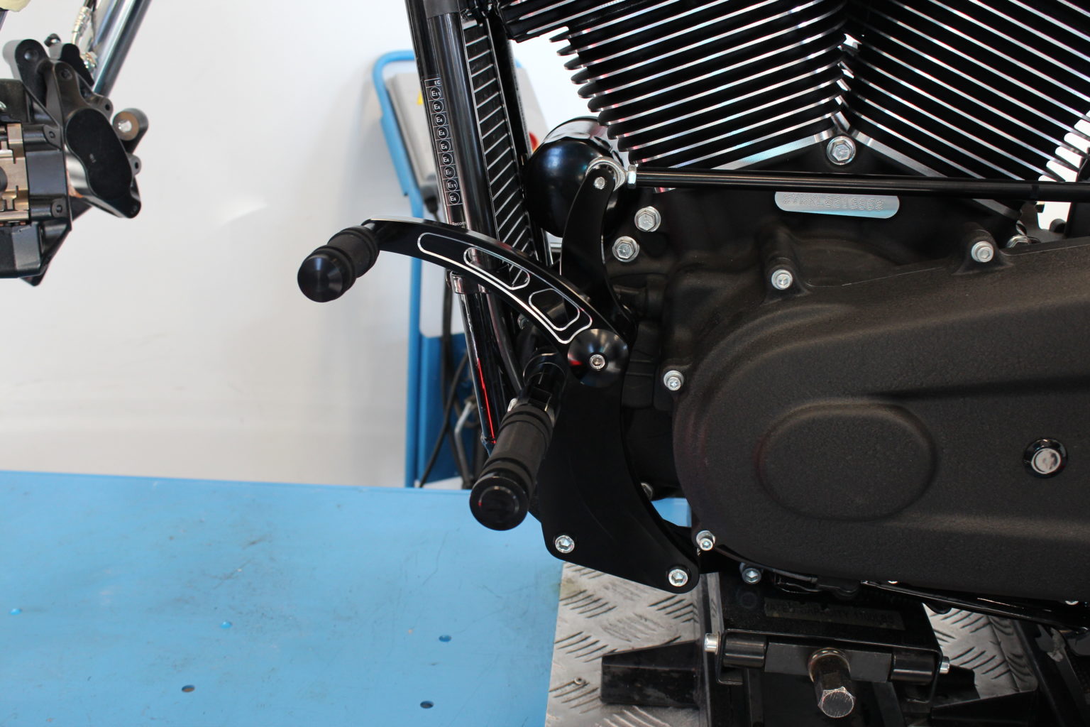 Forward control kit Street Bob, Standart, Low Rider, Low Rider S, Low Rider ST 2018up Dark Parts