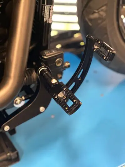 Fußrasten Vorverlegungskit + Tüv für Street Bob, Standard, Low Rider S, Low Rider ST – Bild 7