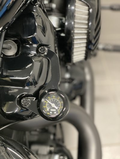 Manometerhalter für Airride Softail ab Bj. 2018 – Bild 4