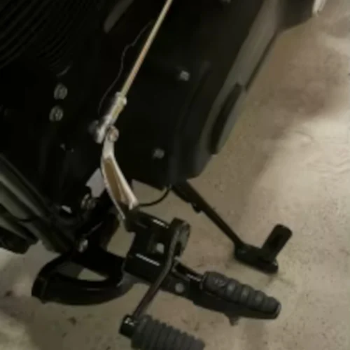 Fußrasten Vorverlegung 60mm für die originale Fußrastenanlage, Softail ab 2018 + Tüv, Fat Bob FXFBS