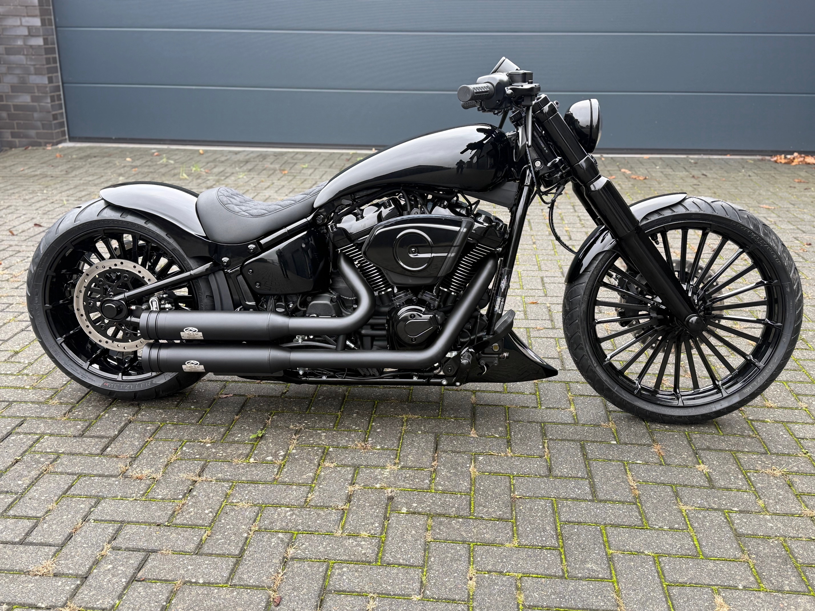 Custom/Streched-Tank, Softail Breakout 117" Bj. 2023- 2025