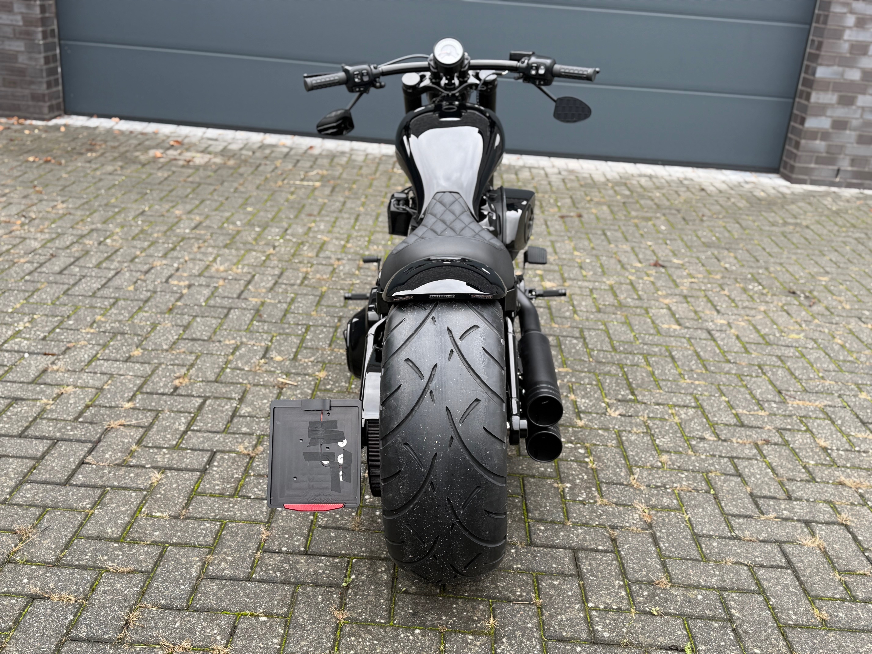 Custom/Streched-Tank, Softail Breakout 117" Bj. 2023- 2025 – Bild 3