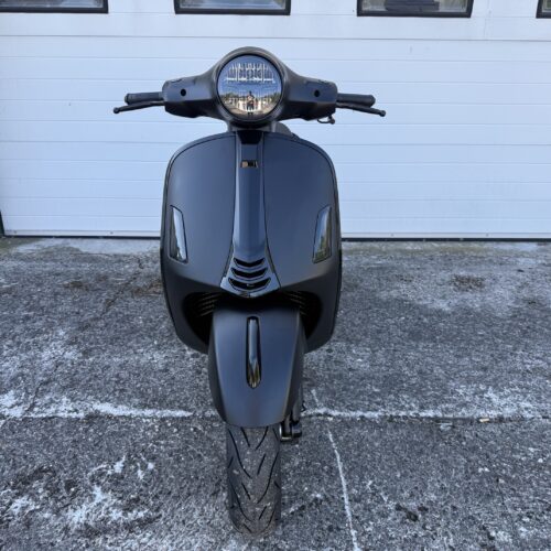 Vespa GTS 300/310 original Scheinwerfer Inlay lackieren in schwarz glänzend