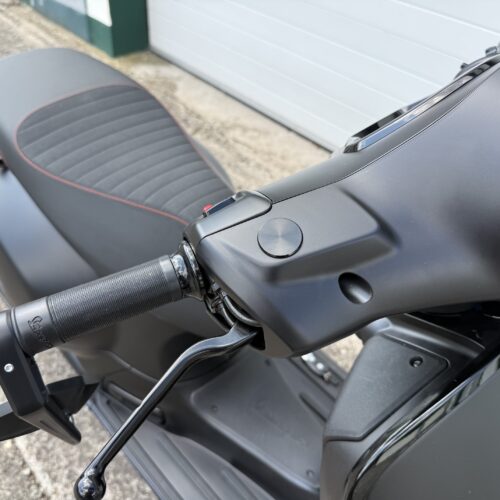 Abdeckung für das Spiegelloch Vespa GTS 310